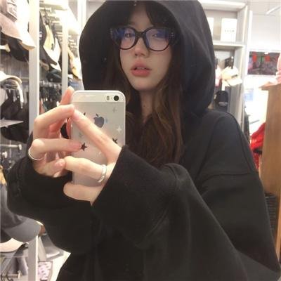 神王归来，我有六个美女下属